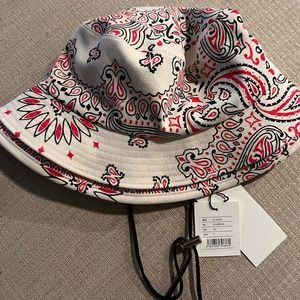 SACAI Bandanna Print Bucket Hat